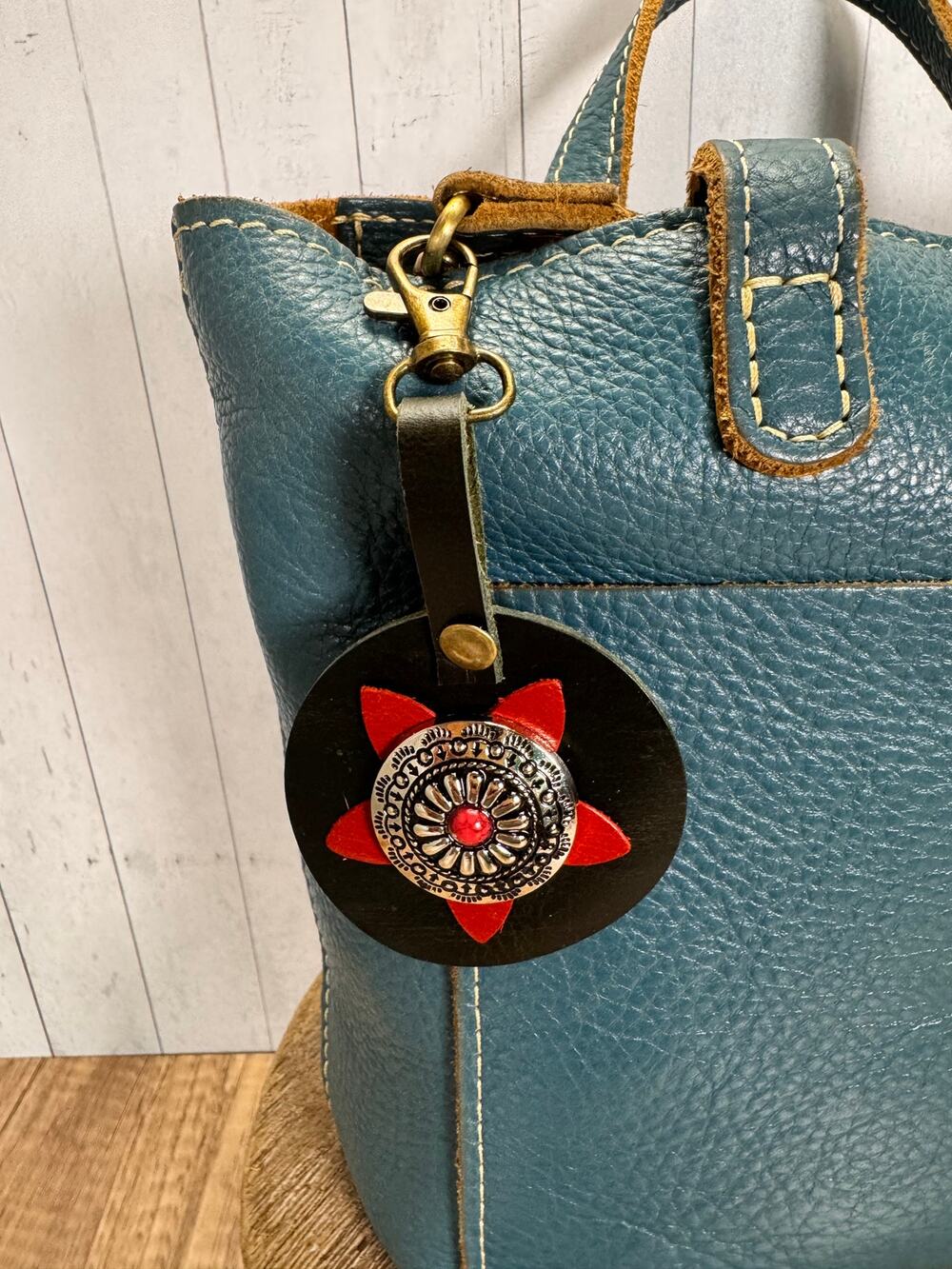 Round Western Star Bag Charm Genuine Leather Red Rhinestone Purse Charm NEW!